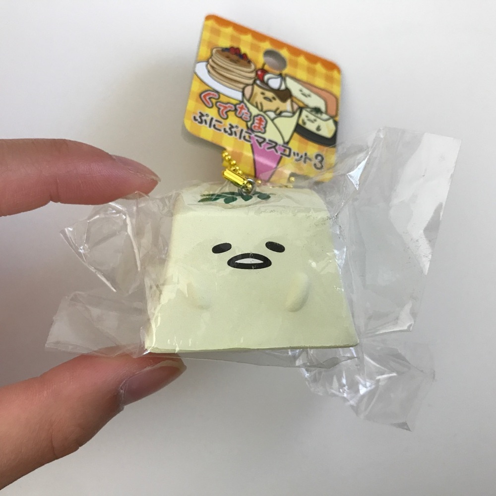 Lazy gudetama tofu squishy